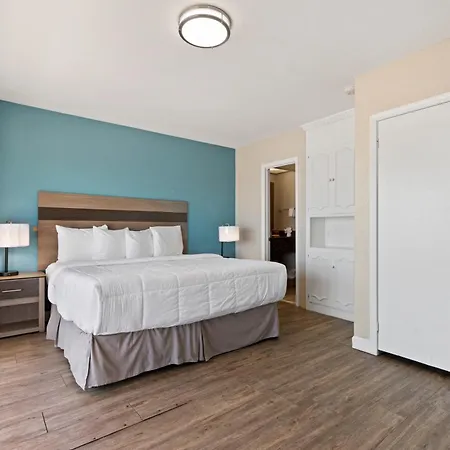 Ocean Crest Inn And Suites Myrtle Beach Room photo