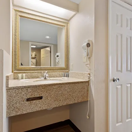 Ocean Crest Inn And Suites Myrtle Beach Room photo